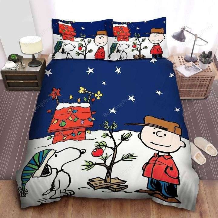Peanuts Charlie Brown &amp; Snoopy Decorating For Christmas Bedding Set